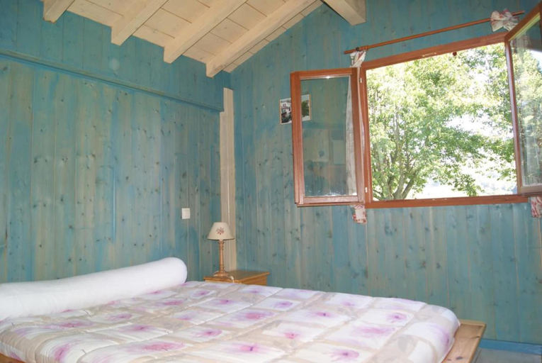 Bedroom 2, Chalet Hochat n2 Ferme Etchemendigaraya, Pyrénées-Atlantiques