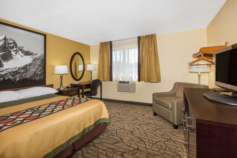 Bedroom 4, Super 8 by Wyndham Nampa, Canyon