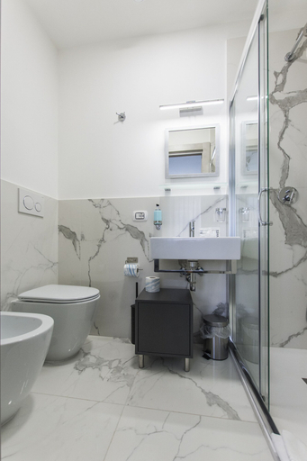 Bathroom 5, Regolo Rooms Vaticano, Rome