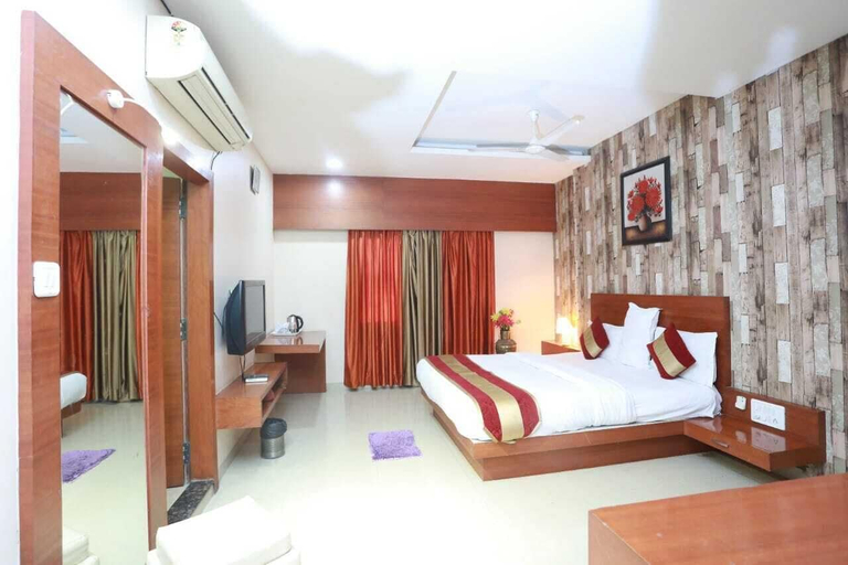 Bedroom 3, Hotel Shri Khedapati International, Dewas