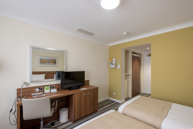 Bedroom 5, Holiday Inn SWINDON by IHG, Swindon