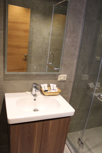Bathroom 3, Jasmine Pyramids Hotel, Al-Ahram