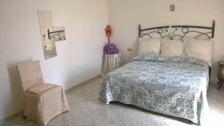 Bedroom 4, Villa Bianca, Salerno