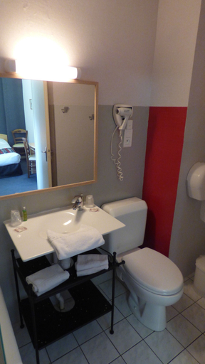 Bathroom 4, Hôtel de la Vallée, Hautes-Pyrénées