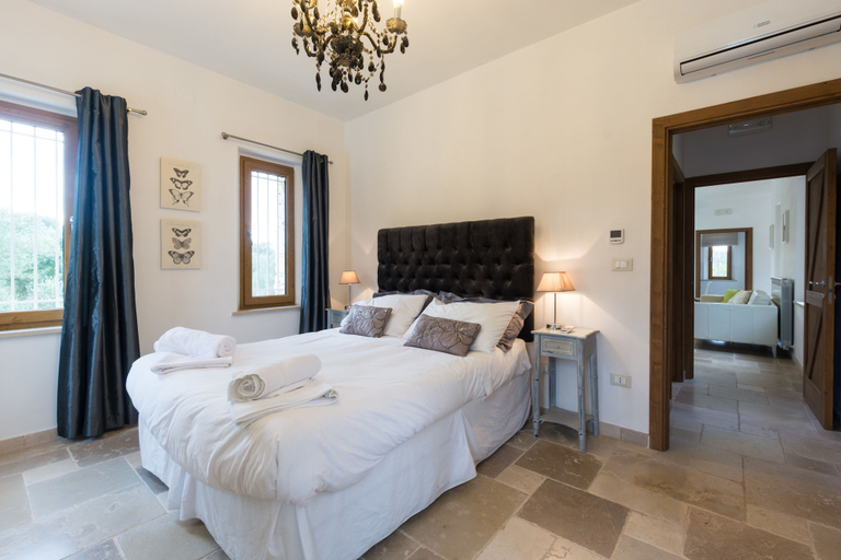 Bedroom 3, Villa Livia, Brindisi