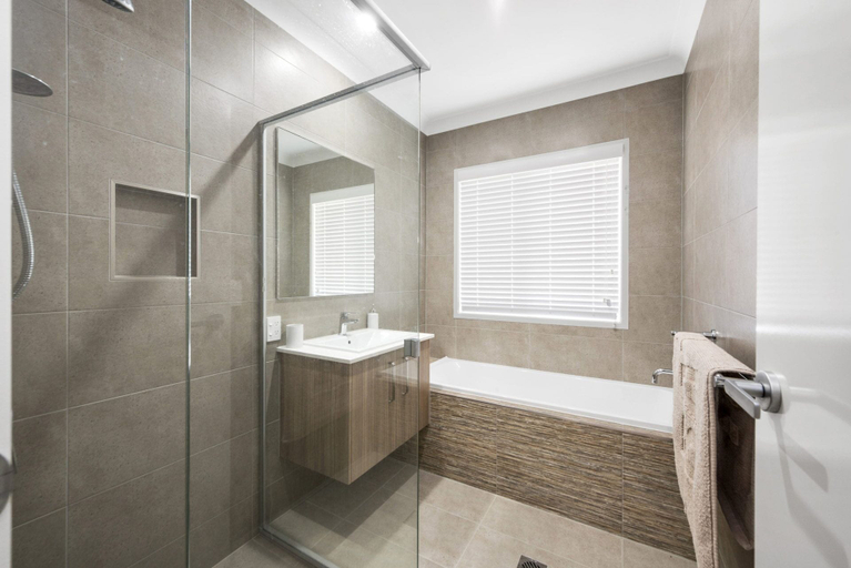 Others 5, Pet Friendly, new House Peregian Breeze Drive, Peregian Beach, Maroochy - Coastal North