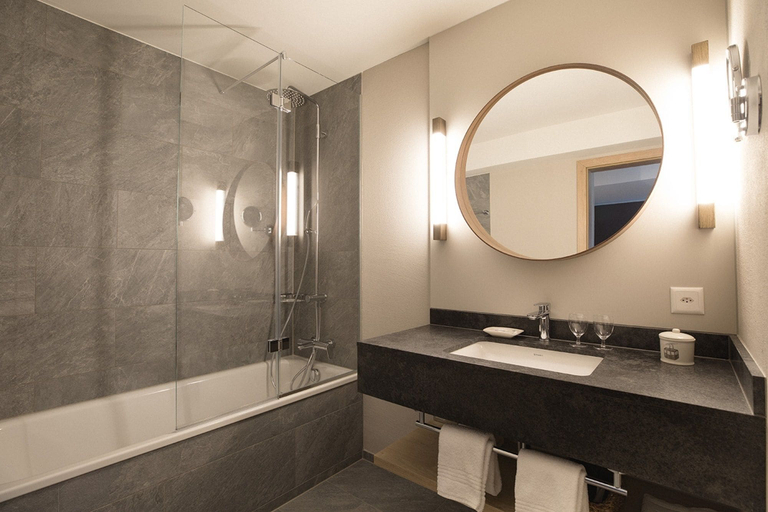 Bathroom 5, Hotel Steffani, Maloja