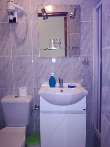 Bathroom 3, Sol da Nave, Porto