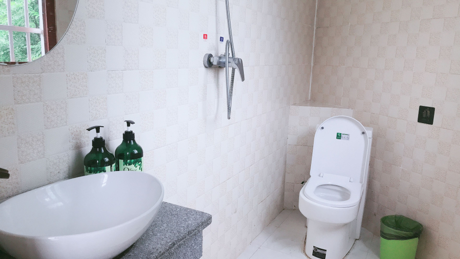 Bathroom 4, one step to heaven inn, Zhangjiajie