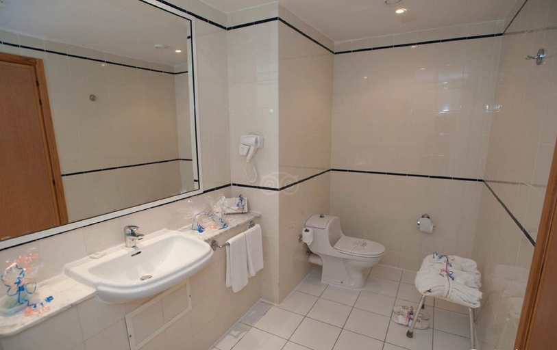 Bathroom, Nour Palace Thalasso & Spa - All Inclusive, Mahdia