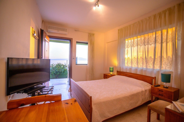 Bedroom 3, Moireas Apartments, Peloponnese