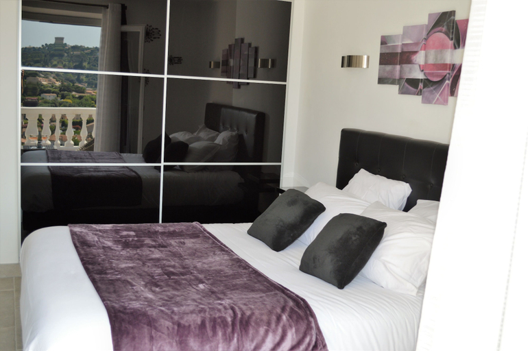 Bedroom 3, Villa La Terre Des Lauriers B&B, Alpes-Maritimes