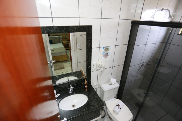 Bathroom 4, Havana Palace Hotel I, Uberaba