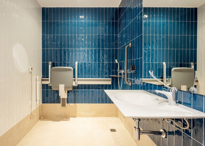 Bathroom 5, Hotel ILUNION Calas De Conil, Cádiz