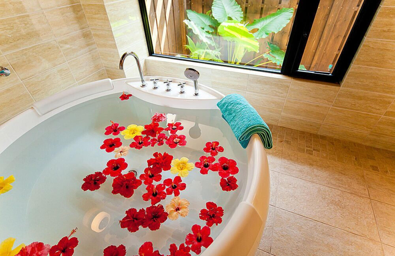 Bathroom 4, Bougain Terrace Resort, Nago