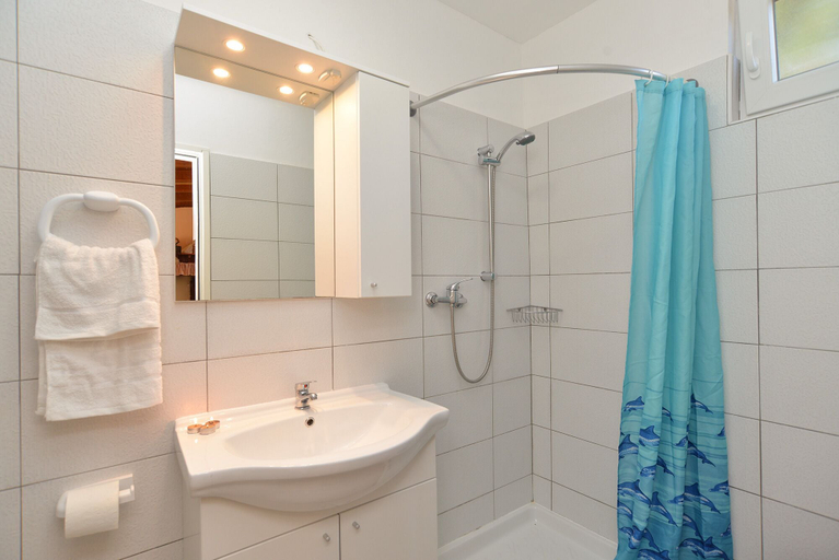 Bathroom 3, Apartment 1395, Fažana