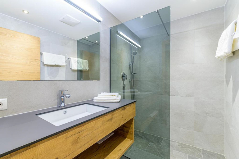 Bathroom 5, Residenz Schiestl, Schwaz