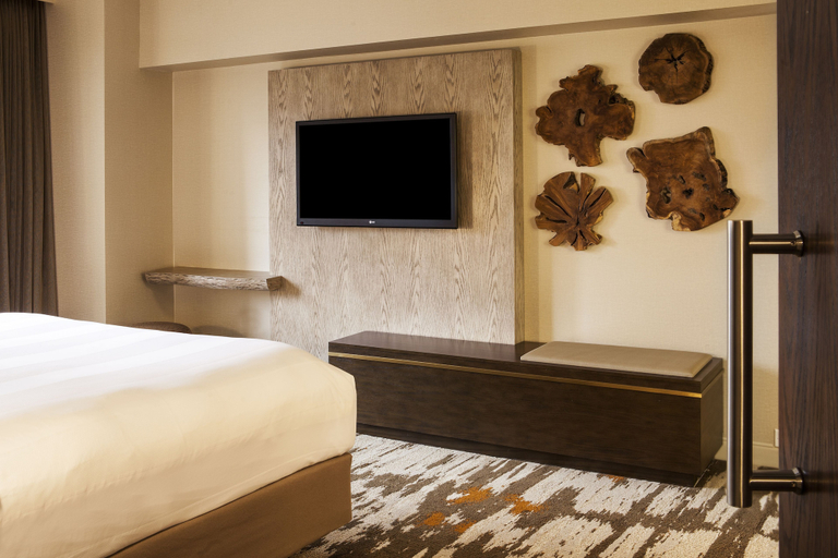 Bedroom 2, Hilton Denver City Center, Denver