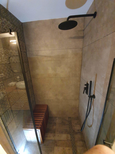 Bathroom 2, ITD- Into The Desert