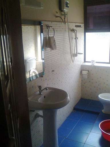 Bathroom, Serene Hotel, Mbarara