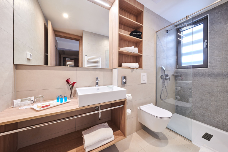 Bathroom 4, Garden Suites Umag Plava Laguna, Umag