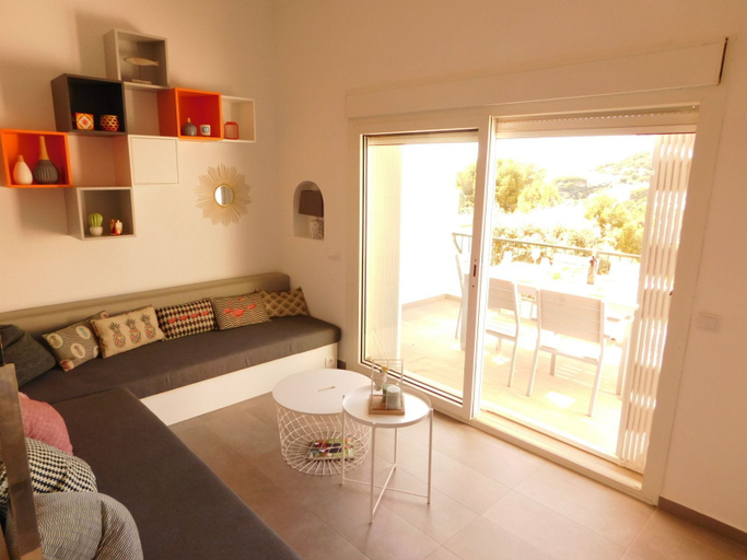 Others 5, Casa Camelias - A180, Girona