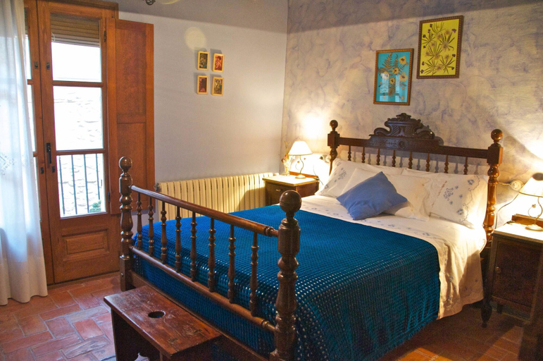 Bedroom 3, Cal Gorro, Tarragona