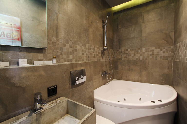 Bathroom 3, Boutique Hotel Wellion Baumansky, Central