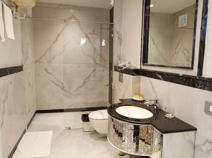 Bathroom 5, Jagat Niwas Palace, Udaipur