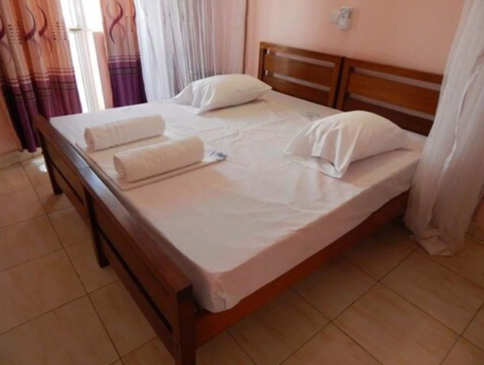 Bedroom 3, Check Point Inn Mombasa, Nyali