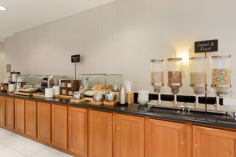Food & Drinks 5, Embassy Suites by Hilton Newark Wilmington South, New Castle