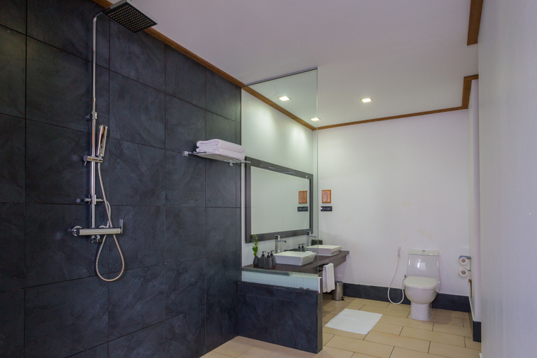 Bathroom 5, Vilamendhoo Maldives Resort Island