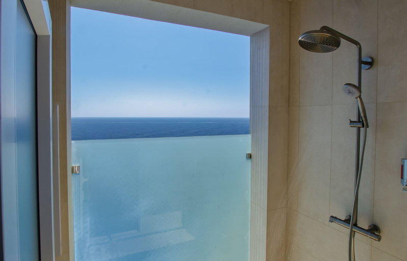 Bathroom 5, Villa Topaz, Roatán