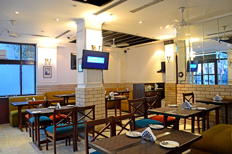 Food & Drinks 5, Hotel Ajanta, West