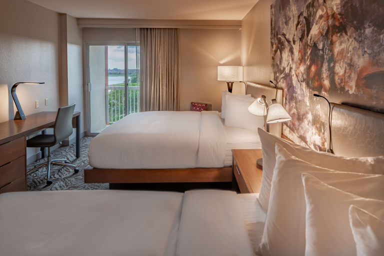 Bedroom 3, DoubleTree by Hilton Dallas - Farmers Branch, Dallas