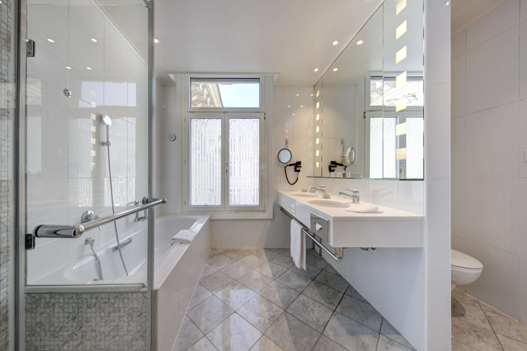 Bathroom 5, Fairmont Le Montreux Palace, Pays-d'Enhaut