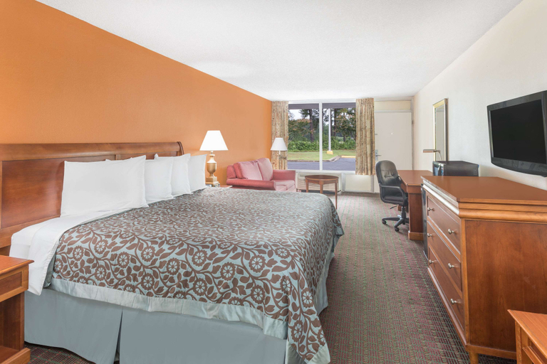 Bedroom 3, Days Inn by Wyndham Orangeburg South, Orangeburg