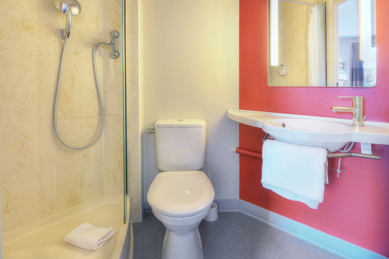 Bathroom 4, B&B Hotel Brignoles, Var
