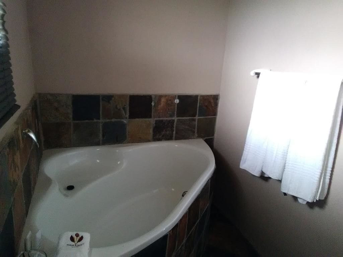 Bathroom 3, Noma Nini Lodge And Restaurant, Ehlanzeni