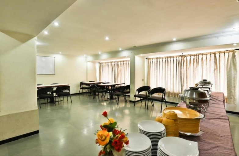 Food & Drinks, Hotel Ostria, Surat