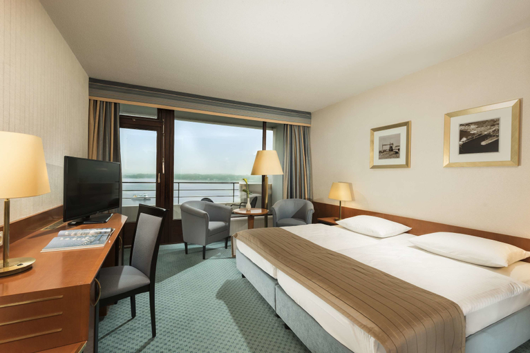Bedroom 3, Maritim Hotel Bellevue Kiel, Kiel