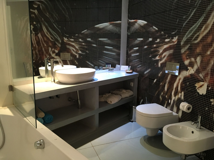 Bathroom 3, Hotel Tofo Mar, Jangamo