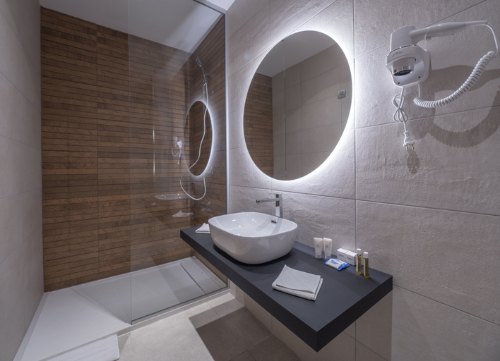 Bathroom 5, Hotel Montenegro Beach Resort