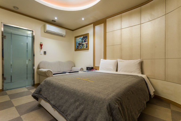Bedroom 3, Incheon Airport Hotel, Jung