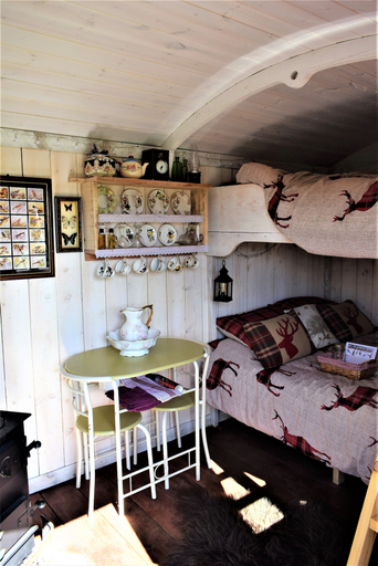 Bedroom 4, Meadow Shepherds hut, Powys
