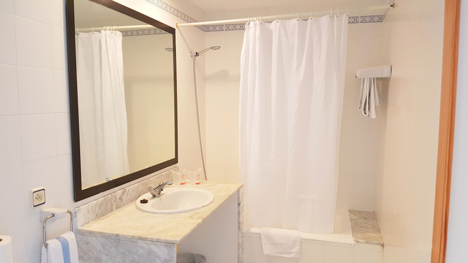 Bathroom 3, Apartamentos Stil Mar y Paz, Baleares