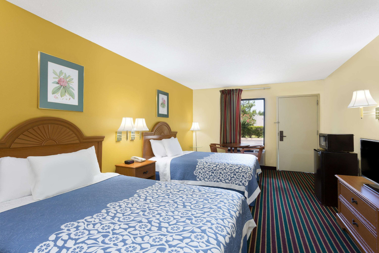 Bedroom 3, Days Inn by Wyndham Biscoe, Montgomery