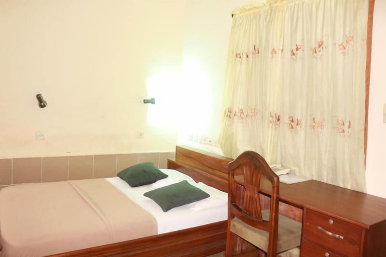 Bedroom 5, Liz Ani Hotel, Calabar