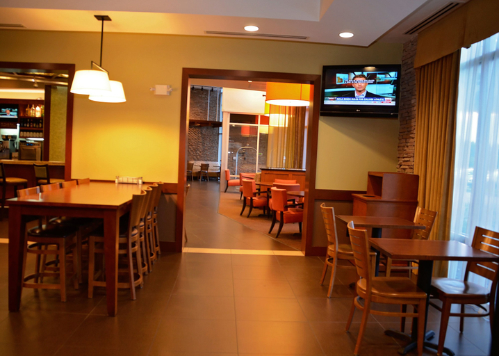 Food & Drinks 5, Hyatt Place North Charleston, Charleston