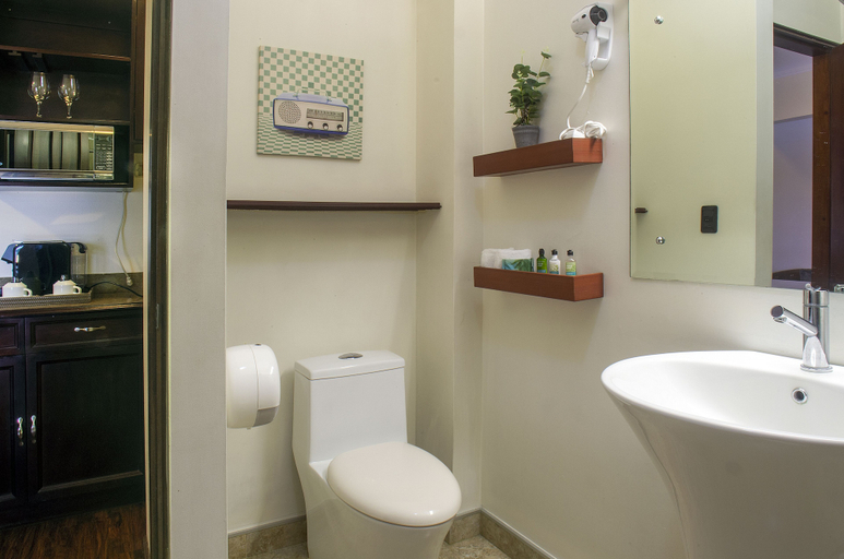 Bathroom 3, Parque del Lago Boutique Hotel, San José